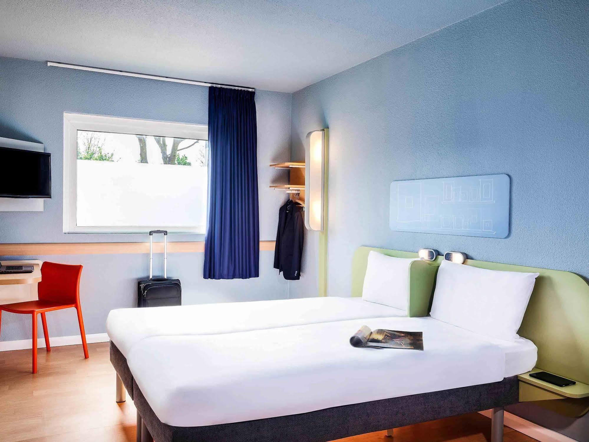 Ibis Budget Cergy St Christophe Eksteriør bilde