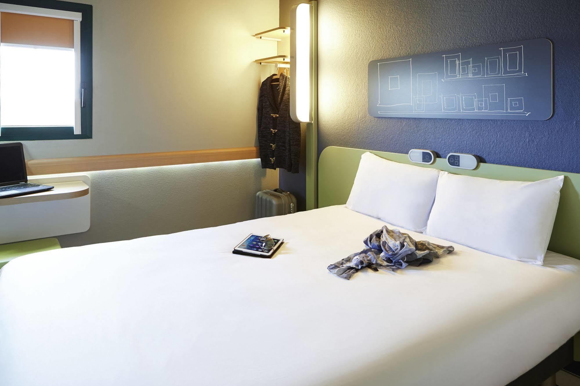Ibis Budget Cergy St Christophe Eksteriør bilde
